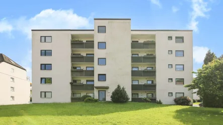 Hausansicht - Wohnung kaufen in Mülheim an der Ruhr - Eigentumswohnung,  ca. 116m², mit großem Balkon und Garage in Mülheim - Saarn -Erbpacht-