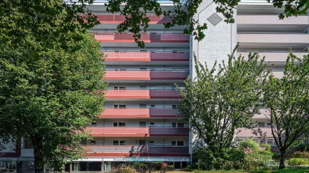 Hausansicht  - Wohnung kaufen in Essen - Freigezogene Eigentumswohnung, ca. 65 m² mit Loggia in Essen - Rüttenscheid