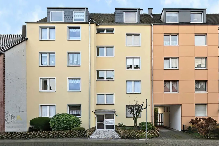 Hausansicht - Wohnung kaufen in Mülheim an der Ruhr - Freigezogene Eigentumswohnung ca. 77 m² mit Balkon in Mülheim an der Ruhr