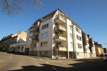 Titelbild - Wohnung kaufen in Köln / Poll - 3 helle Zimmer, Dachterrasse und GarageETW in Köln-Poll mit Rheinblick!