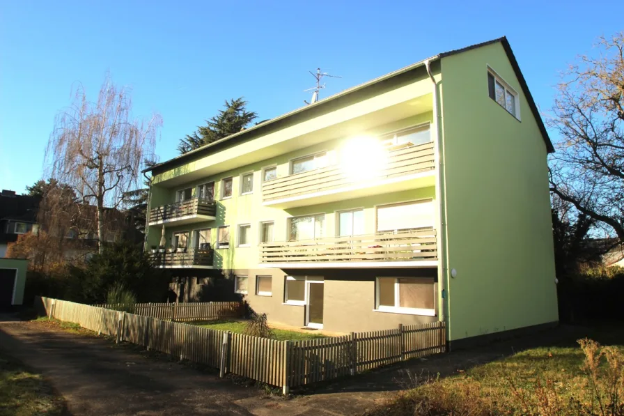 Titelbild - Haus kaufen in Bonn / Beuel-Mitte - Wohnhaus mit 8 Mieteinheiten in direkter Rheinnähe in Bonn-Beuel