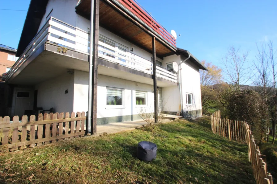 MFH mit drei Wohnungen, Garten, Balkonen und Garage in Eitorf  - Haus kaufen in Eitorf / Bohlscheid - MFH mit drei Wohnungen, Garten, Balkonen und Garage in Eitorf