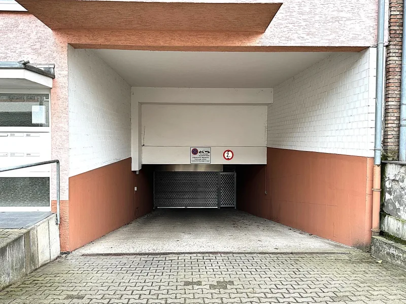 Einfahrt in die Tiefgarage