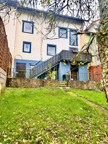 Gartenansicht - Haus kaufen in Taben-Rodt - Gemütliches Einfamilienhaus mit wunderschönem Weitblick und eingezäuntem Garten in Taben-Rodt