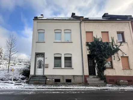 Erftstadt Lechenich! Familienideales Reihenmittelhaus! Wickrath-Klinkerhaus  mit Sonnenterrasse, idyllischem Gartenareal, 2 Stellplätzen und einer  Garage in zentrumsnaher Ruhiglage!(CA 4453) auf