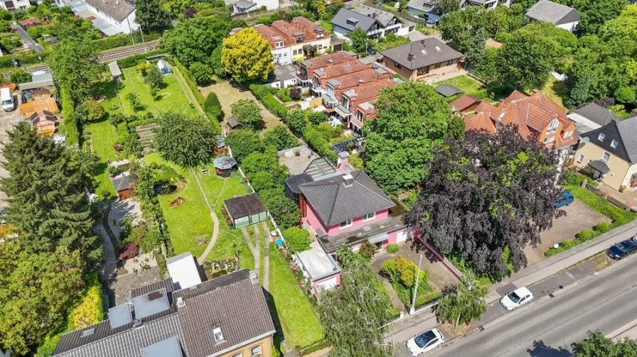 Ansicht Drohne Grundstück Straßenseite