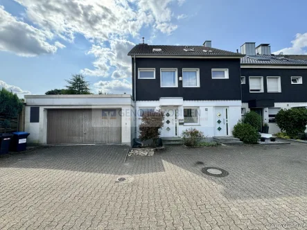 Vorderansicht - Haus kaufen in Hattingen - Geräumiges Reihenendhaus mit vielfältigen Möglichkeiten!