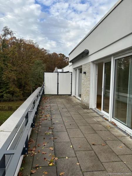 Terrasse mit Waldblick