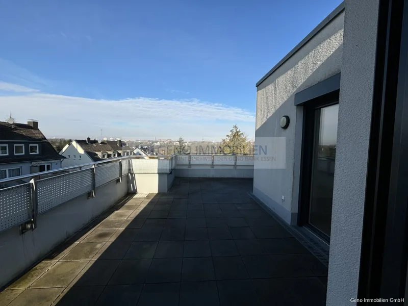 seitliche Dachterrasse