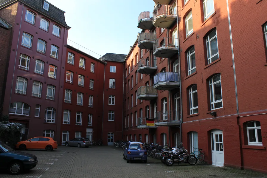 IInnenhof - Garage/Stellplatz mieten in Aachen - Außenstellplatz in zentraler Lage am Blücherplatz