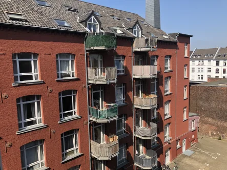 7616C317-8A25-45D1-A871-3ACBE1F08381 - Wohnung mieten in Aachen - Apartment mit Balkon in ehemaliger Fabrik