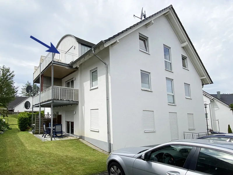 Hausansicht - Wohnung kaufen in Arnsberg - Kapitalanleger aufgepasst! Moderne 3-Zimmer-Dachgeschosswohnung in guter Wohnlage!