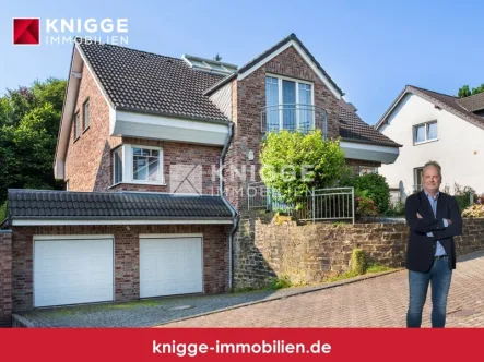 Titelbild  - Haus kaufen in Odenthal - +++ 3113 - Freistehendes EFH in ruhiger Lage von Odenthal-Blecher mit 3 Garagenplätzen +++