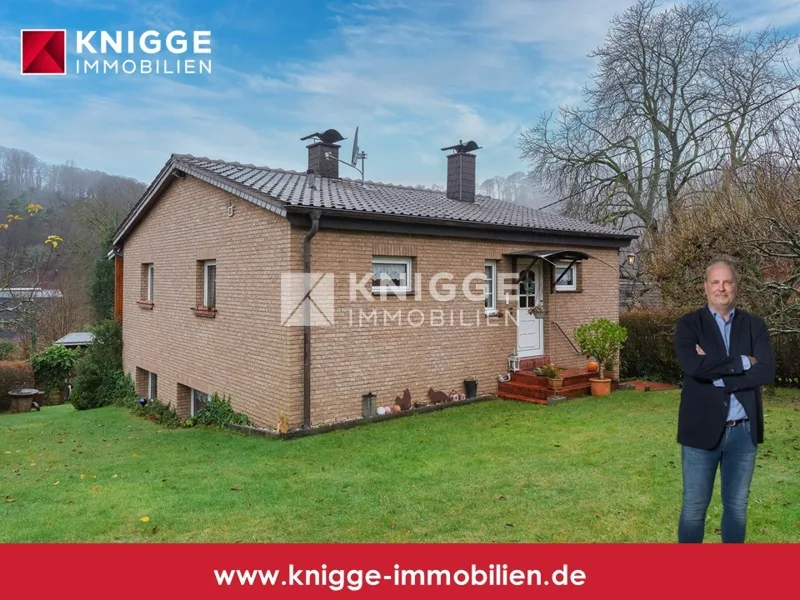 Titelbild  - Haus kaufen in Overath - +++ 3199 - Einfamilienhaus in ruhiger Lage mit 652 m² Grundstück und Doppelgarage +++