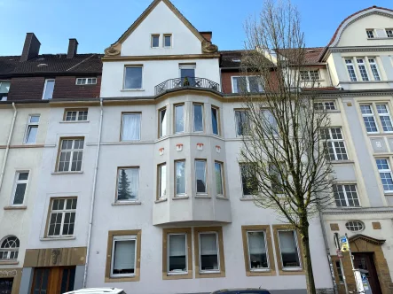 Objektansicht - Wohnung kaufen in Bielefeld - Wunderschöne 5-ZKB Altbau-ETW mit Loggia und Balkon im Bielefelder Westen!