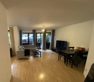 Wohn-/Essbereich - Wohnung mieten in Bielefeld - Wohnen an der Sparrenburg! 2 ZKB-Erdgeschosswohnung mit Terrasse unterhalb der Promenade