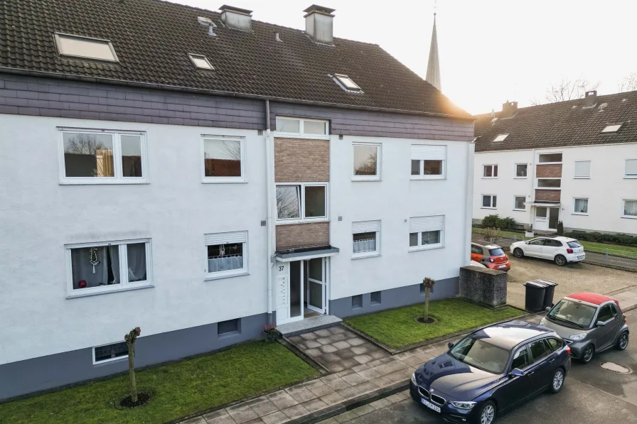 Objektansicht - Wohnung kaufen in Bielefeld - Gepflegte 3 ZKB-ETW mit viel Potenzial in Bielefeld-Stieghorst