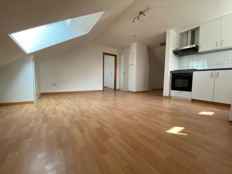 Wohnzimmer - Wohnung mieten in Bielefeld - Gemütliche Dachgeschoss-Wohnung in Bielefeld-Babenhausen