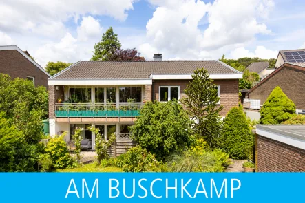 Gartenansicht - Haus kaufen in Bielefeld/Quelle - Beliebte Lage in Quelle!Zweifamilienhaus mit Doppelgarage