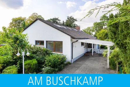 Titelbild - Haus kaufen in Bielefeld / Senne - Charmant mit Klasse!Bungalow auf tollem Grundstück