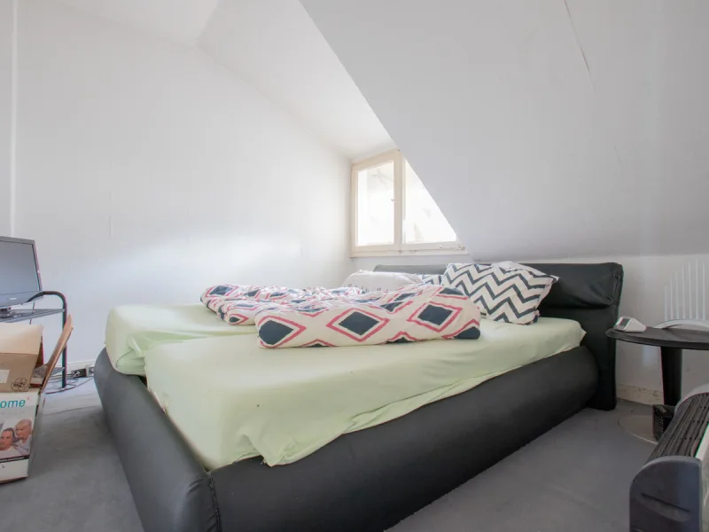 Schlafzimmer DG