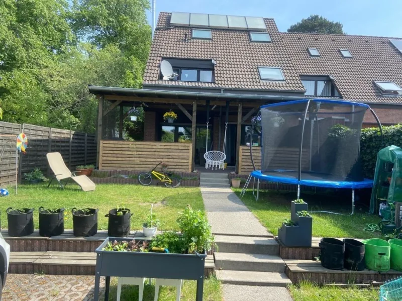 Außenansicht - Haus kaufen in Bielefeld / Senne - Modernes Reihenendhaus mit viel Komfort
