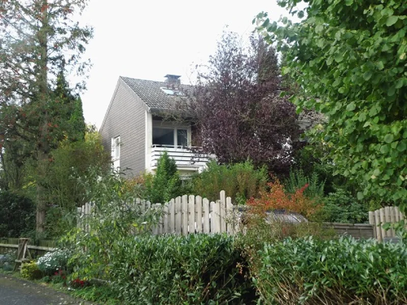 Hausansicht - Haus kaufen in Bielefeld - Modernisierte 1 Fam.-DHH in BI-Sennestadt / OT Dalbke