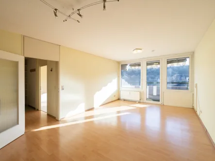 Wohnzimmer  - Wohnung kaufen in Bingen - Komfortable Zwei- Zimmerwohnung im Panoramahaus Bingerbrück