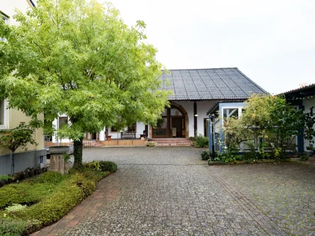 Hof - Gastgewerbe/Hotel kaufen in Bingen - Ehemaliges Weingut mit Haus & Gaststätte & Nebengebäude in der Ortsmitte von Bingen-Sponsheim
