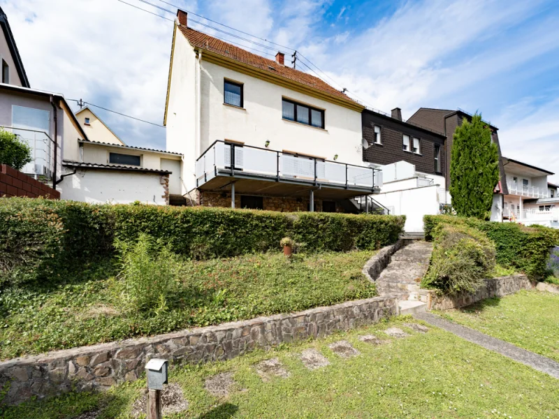 Haus Ansicht Hinten  - Haus kaufen in Weiler - Wohnen in Weiler, Ein- bis Zweifamilienhaus mit großem Garten