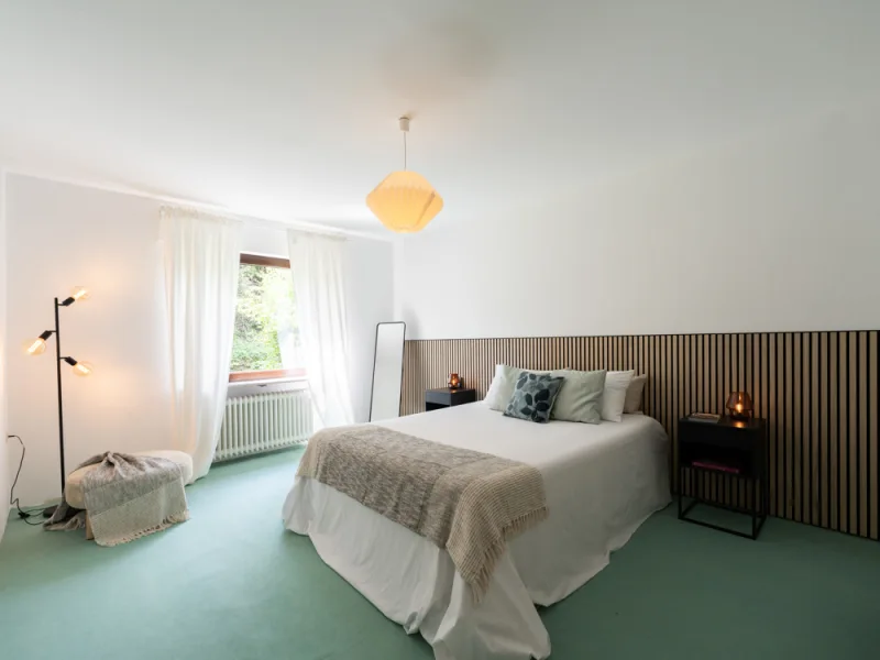 Schlafzimmer 1