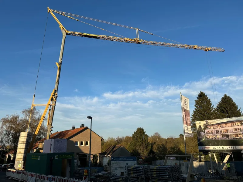 Baukran - Wohnung kaufen in Bochum - In's Grüne schauen und die Stille genießen in Weitmar-Mark