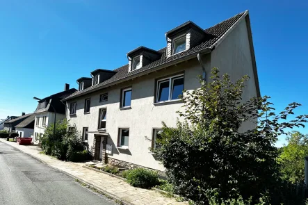Straßenansicht - Haus kaufen in Hattingen - Nachhaltige Rendite in bevorzugter Wohnlage von Hattingen