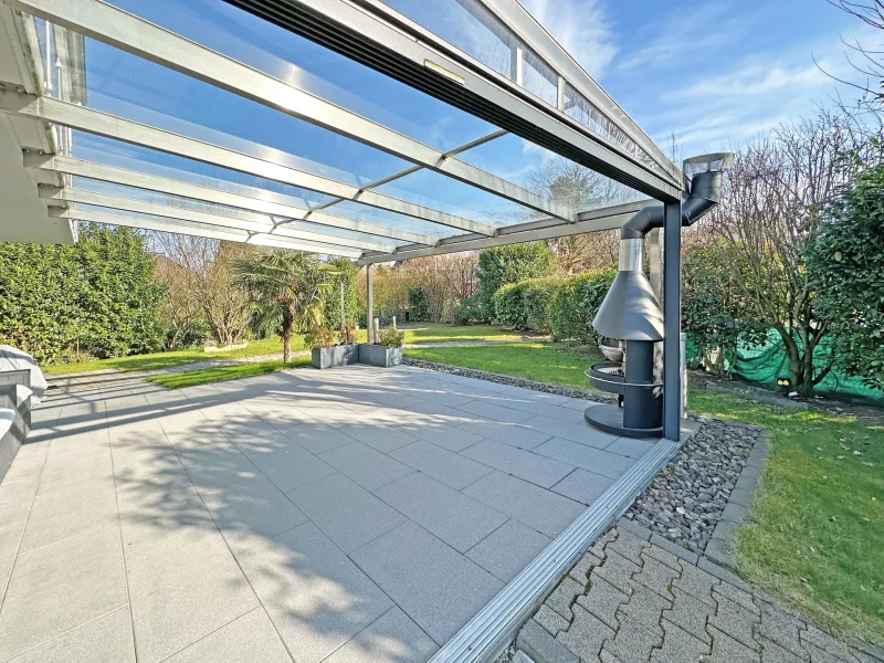 Terrasse mit Glasdach - Haus kaufen in Bochum - Zweifamilienhaus mit sonnigem Gartenin Wiemelhausen