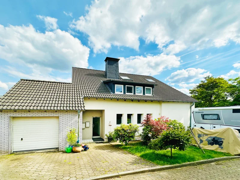 Frontansicht  - Haus kaufen in Bochum / Stiepel - Zukunftsprojekt in Ortskern naher Lagein Stiepel