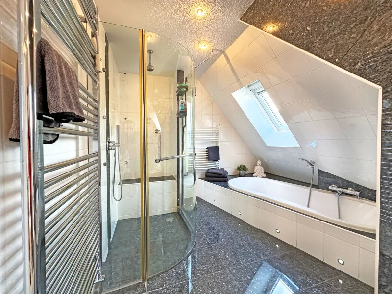 Badezimmer Dachgeschoss