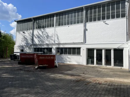 IMG_1075 - Halle/Lager/Produktion mieten in Bochum - Lagerhalle, Außenlager und Bürofläche in Linden!