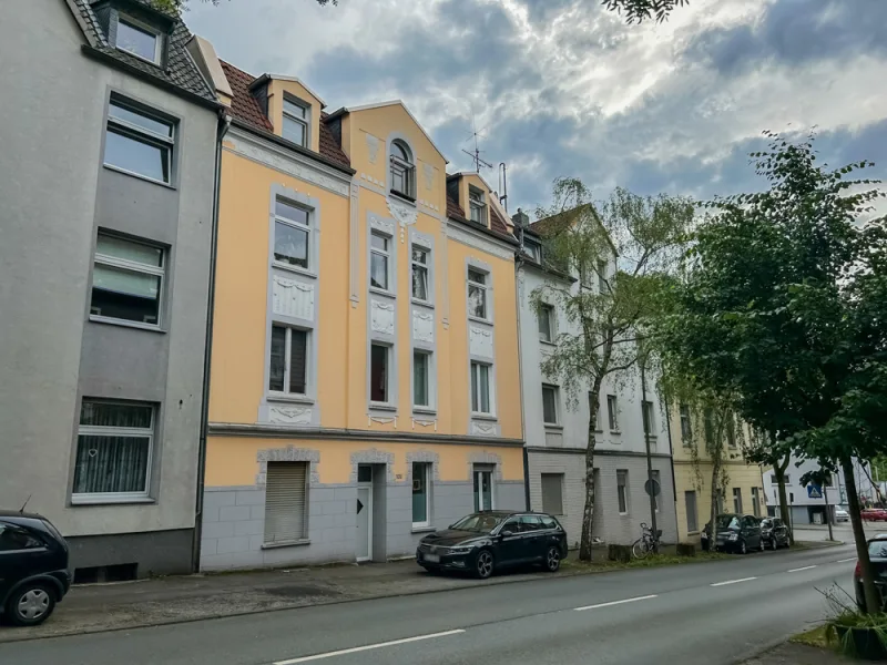 NEU zur Vermietung in Bochum Grumme - Außenansicht - Reuter Immobilien – Immobilienmakler (3) - Wohnung mieten in Bochum / Grumme - Helle Altbau-Balkonwohnung im TOP Zustand!