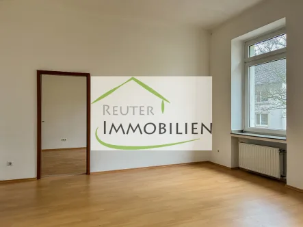 NEU zur Vermietung in Bochum Innenstadt - Wohnküche - Reuter Immobilien – Immobilienmakler (3) - Wohnung mieten in Bochum - Freundliche Etagenwohnung in zentraler Lage am Springerplatz!