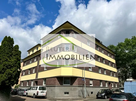 NEU zur Vermietung in Bochum Innenstadt - Außenansicht - Reuter Immobilien - Immobilienmakler (2) - Wohnung mieten in Bochum - Zentrale Erdgeschosswohnung in ruhiger 30er Zone!