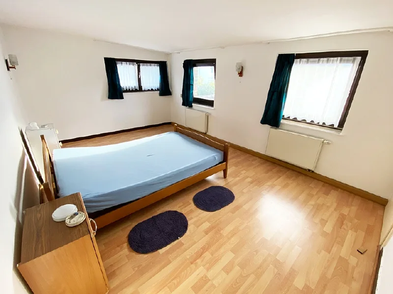 Schlafzimmer DG