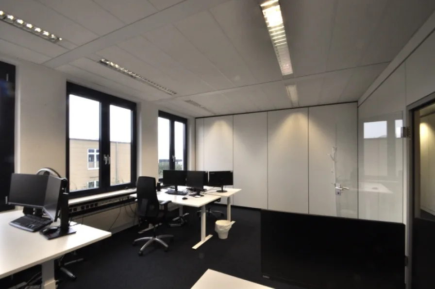 Büroraum - Büro/Praxis mieten in Bonn - Ruhig gelegene Büroräume im Bonner Norden.