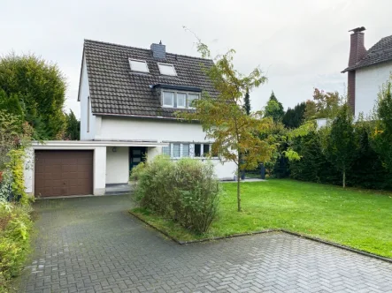 Außenansicht - Haus mieten in Bonn - Freistehendes 4,5-Zimmer-Einfamilienhaus in Bad Godesberger Höhenlage mit schönem Ausblick!