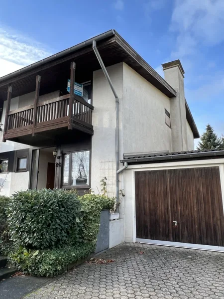 Vorderansicht - Haus kaufen in Bonn / Hoholz - Top-gepflegte, familienfreundliche Doppelhaushälfte mit Sonnengarten in Ruhig-Wohnlage (Sackgasse)!