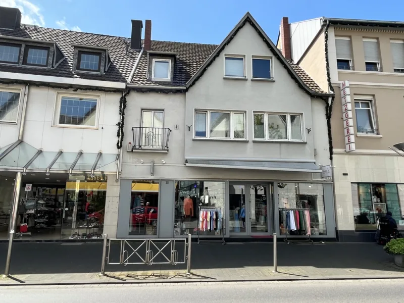 Frontansicht - Haus kaufen in Rheinbach - RENDITESTARK!Schönes Wohn-/Geschäftshaus m. Ladengeschäft im Zentrum von Rheinbach (vier Wohnungen)