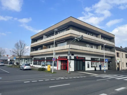 Gebäudeansicht - Haus kaufen in Bonn / Dransdorf - Renditestarkes Wohn- und Geschäftshaus / TOP-Lage Dransdorf / 2 Gewerbeeinheiten EG und 8 Wohnungen