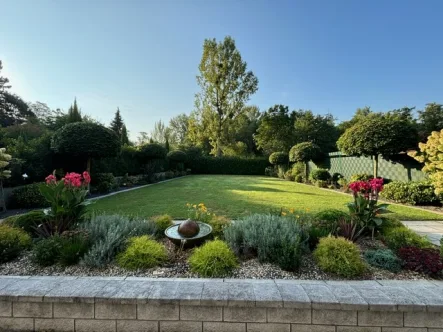 Sonnengarten - Haus kaufen in Sankt Augustin / Hangelar - Repräsentativ, Familienfreundlich, Modern, 2014 kernsaniert, Ein-/Zweifamilienhaus Alter Niederberg!