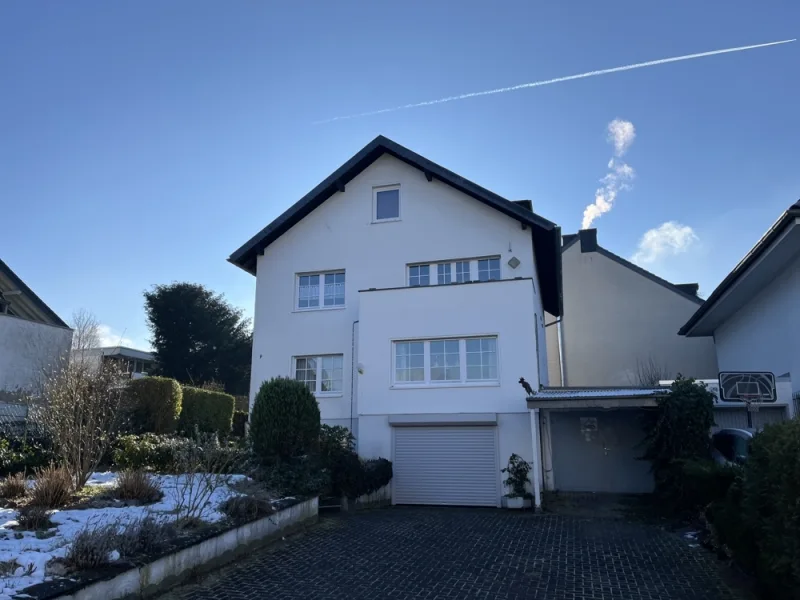 Außenansicht - Wohnung kaufen in Wachtberg / Niederbachem - Bezugsfreie, charmante ETW in Top-Ruhig-Lage Wachtberg-Niederbachem mit Fernblick zum Siebengebirge!