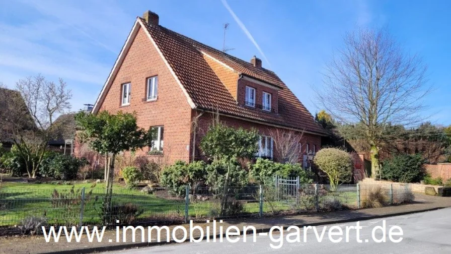 Ansicht - Haus kaufen in Velen - Vieles gemacht! Großzügiges Einfamilienhaus mit Garten, Balkon, Garage. Ruhig in Ramsdorf