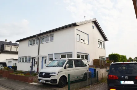 Außenansicht - Haus mieten in Wesseling - Wohnen auf Zeit im Haus mit kleinem Garten!